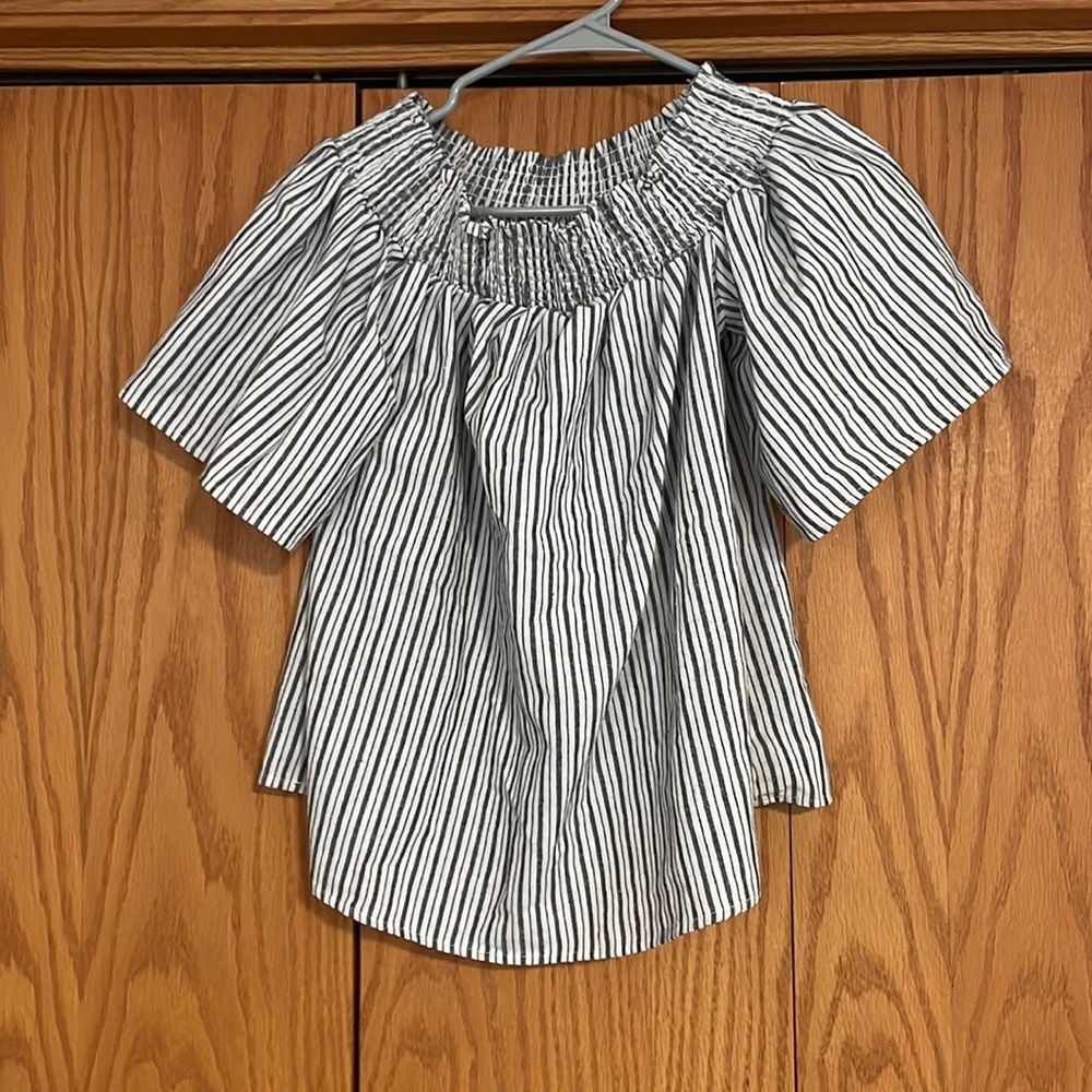 Women’s off should shirt